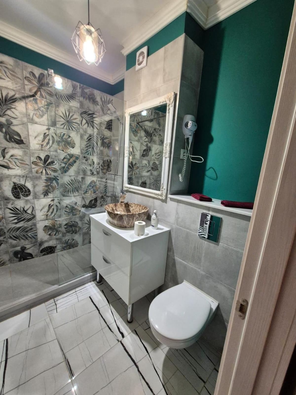 ブカレストAfi Discret Jacuzziアパートメント エクステリア 写真